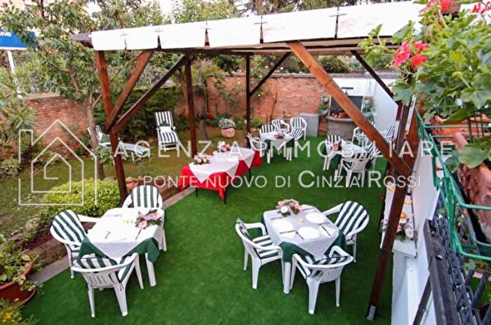 Casa con 6 locali in vendita in Ravenna