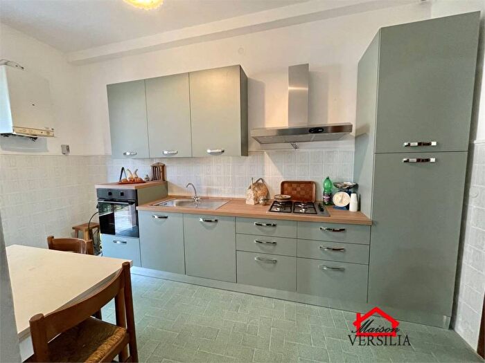 Appartamento con 5 locali in affitto in Centro, Massa