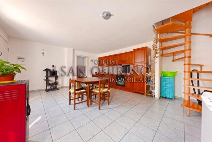 Casa trilocale in vendita in Via Stoppiaro, Poggio Rusco