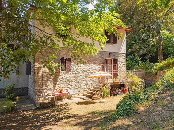 Casa quadrilocale in vendita in Polinago