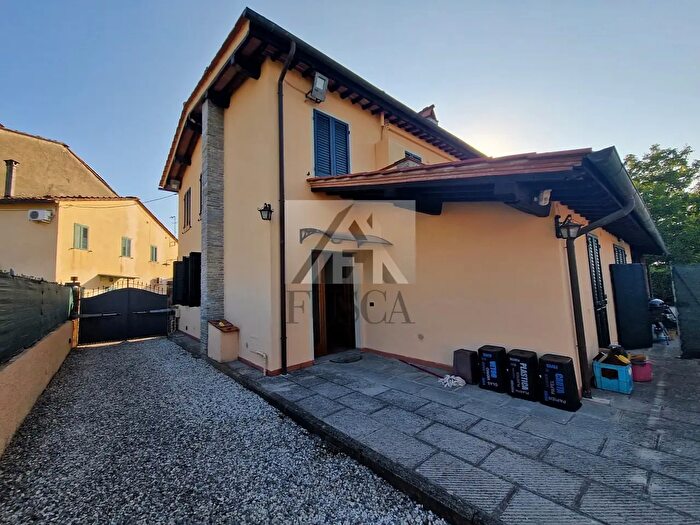 Casa con 5 locali in vendita in Via della Santissima Annunziata, Lucca