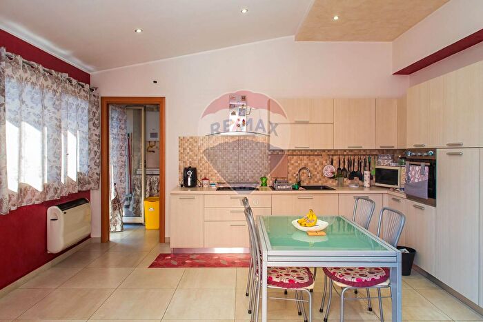 Appartamento trilocale in vendita in Via Licata, Lentini