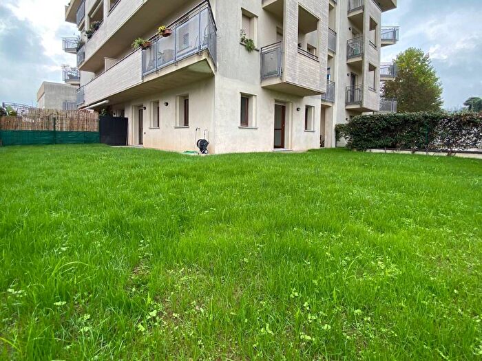 Appartamento trilocale in affitto in Via Novembre, Centro, Mariano Comense