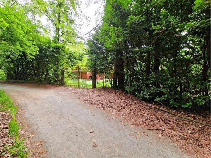 Casa con 6 locali in vendita in Via Isola Virginia, Biandronno