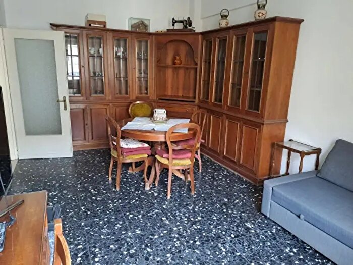 Appartamento trilocale in vendita in Via Raffaello Sanzio, Scandicci