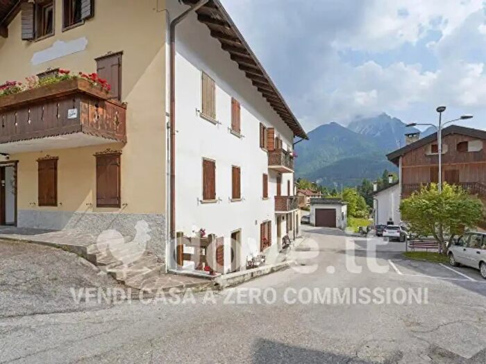 Appartamento con 5 locali in vendita in Piazza Tiziano Vecellio, Lozzo Di Cadore