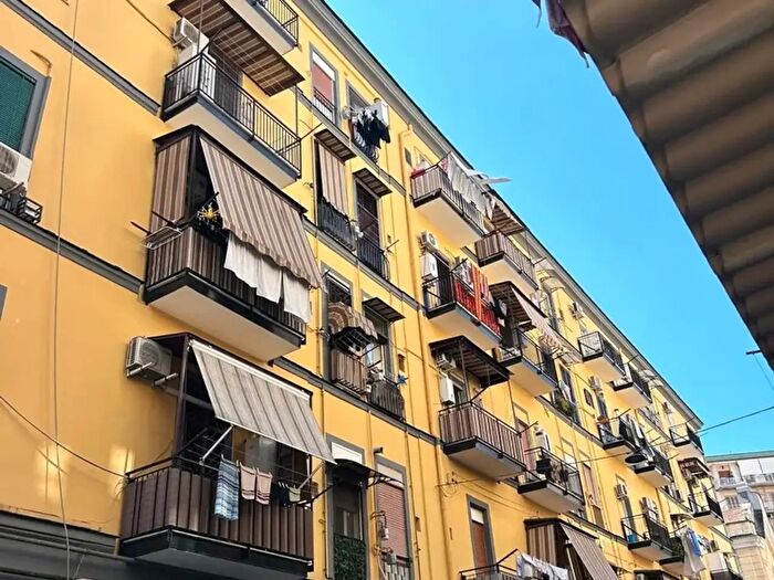 Appartamento bilocale in affitto in Via Sant' Attanasio, Napoli