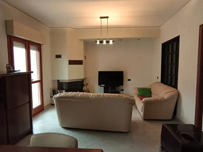 Appartamento con 6 locali in vendita in Via Don Luigi Sturzo, Carlentini