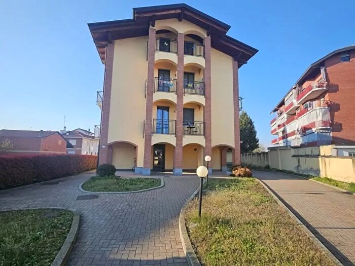 Appartamento con 6 locali in vendita in Via Chivasso, San Benigno Canavese