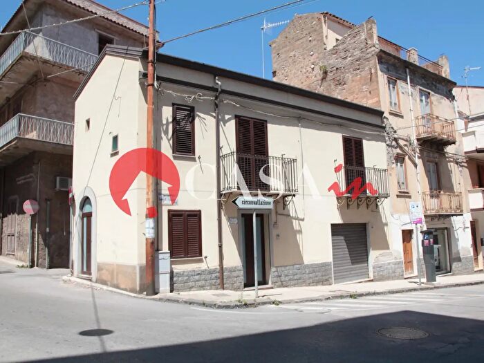 Casa con 5 locali in vendita in Via Generale Liotta, SantAgata Di Militello