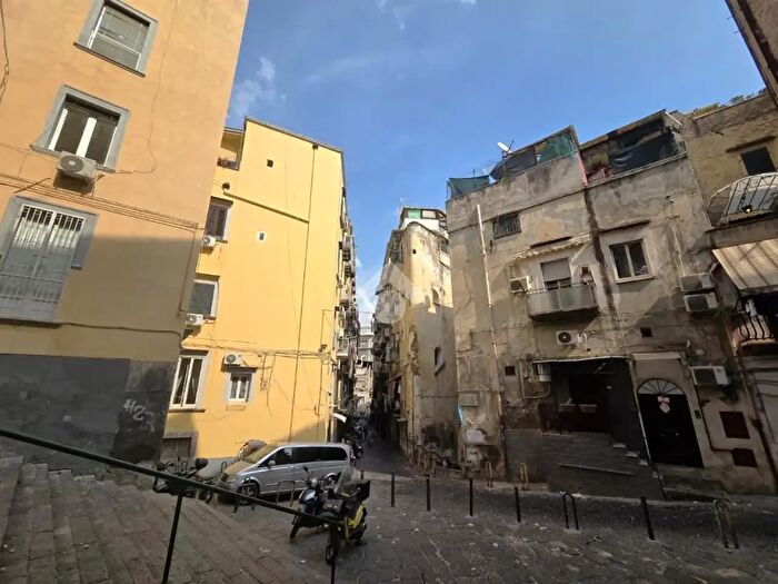 Appartamento monolocale in vendita in Vico Rosario a Portamedina, Napoli