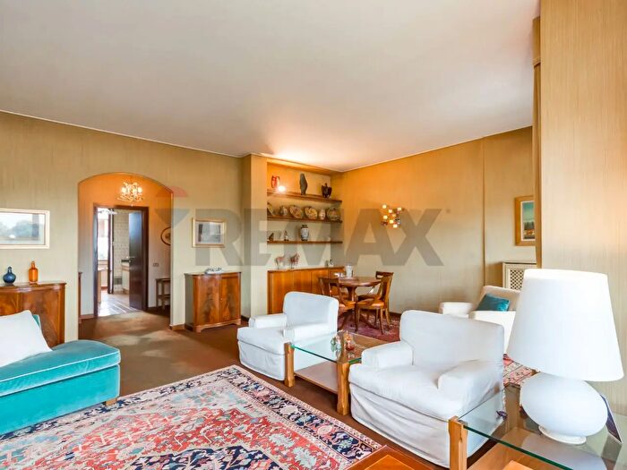 Appartamento con 7 locali in vendita in Via Triulziana, San Donato Milanese