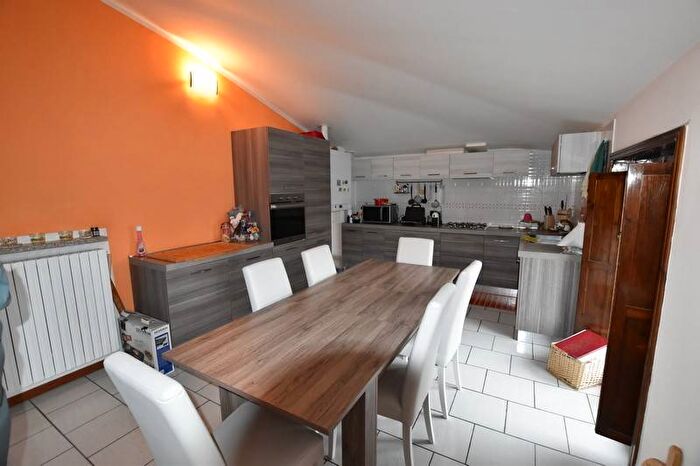 Appartamento trilocale in affitto in Via Croce Rossa, Centro, Soragna