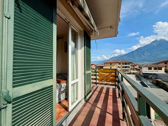 Appartamento con 5 locali in vendita in Via Case Sparse, Domaso