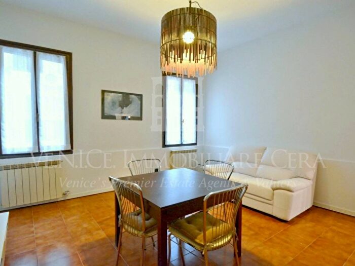 Appartamento quadrilocale in affitto in Fondamenta Santa Giustina, San Francesco della Vigna, Venezia