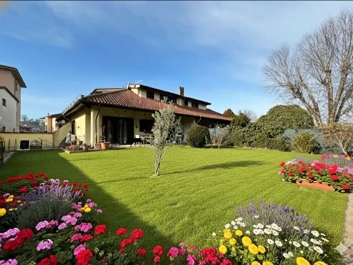 Casa quadrilocale in vendita in Via Vittorio Veneto, Rivanazzano