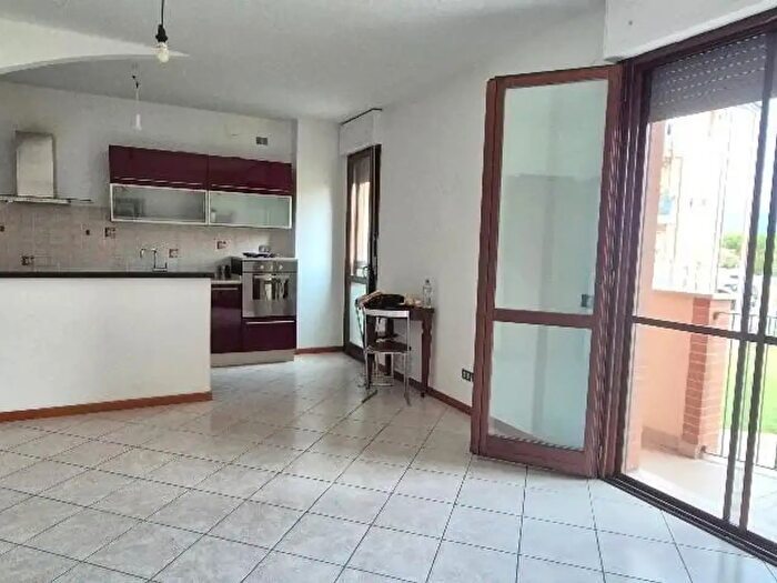 Appartamento trilocale in affitto in Cascina