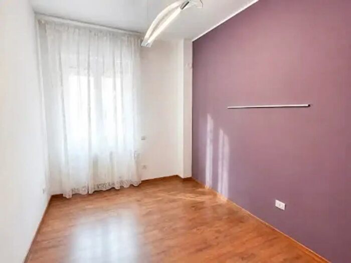 Appartamento trilocale in vendita in Via Vittorio Veneto, Lecco