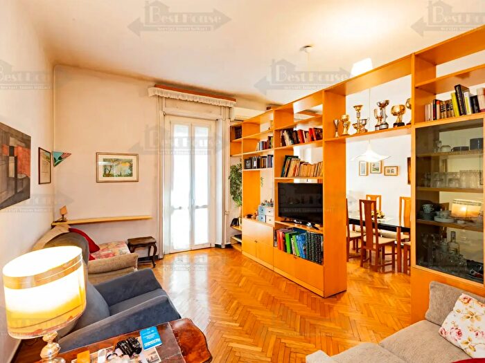 Appartamento quadrilocale in vendita in Via Poggi, Milano