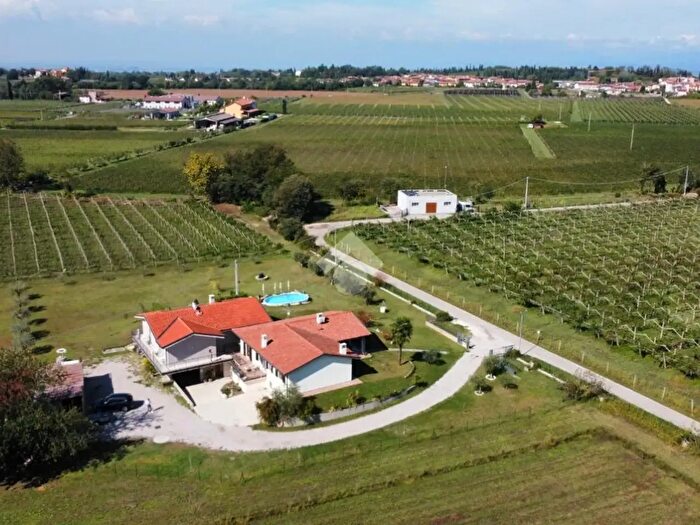 Casa con 10 locali in vendita in Str delle Sernighe, Lazise