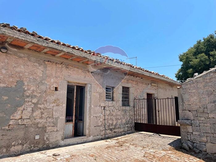 Casa trilocale in vendita in Contrada Palazzella, Modica