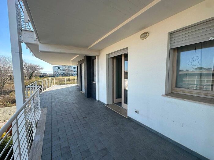 Appartamento trilocale in affitto in Via Galla Placidia, Casal Bruciato, Roma