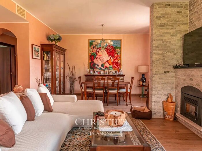 Casa con 6 locali in vendita in Via Luigi Cadorna, Ispra