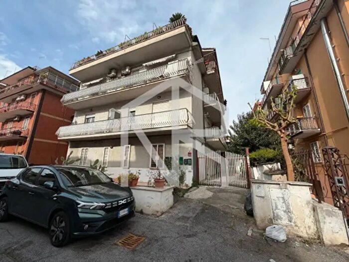 Appartamento trilocale in vendita in Via Stefano Pittaluga, Roma