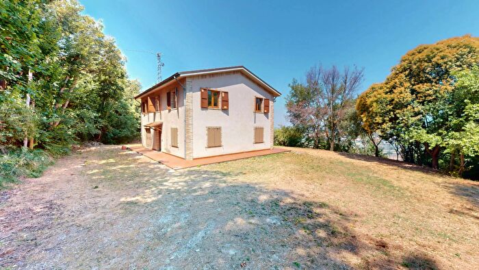 Casa con 5 locali in vendita in Via Mucciolina, Polverigi