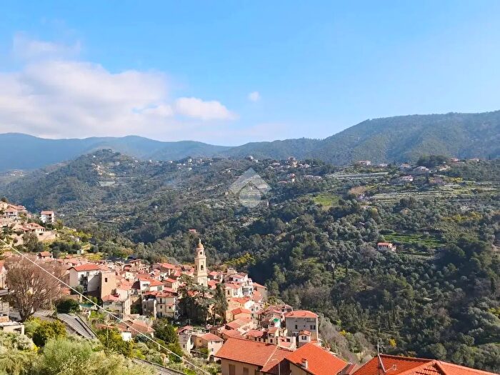 Appartamento quadrilocale in vendita in Via Genova, Vallebona