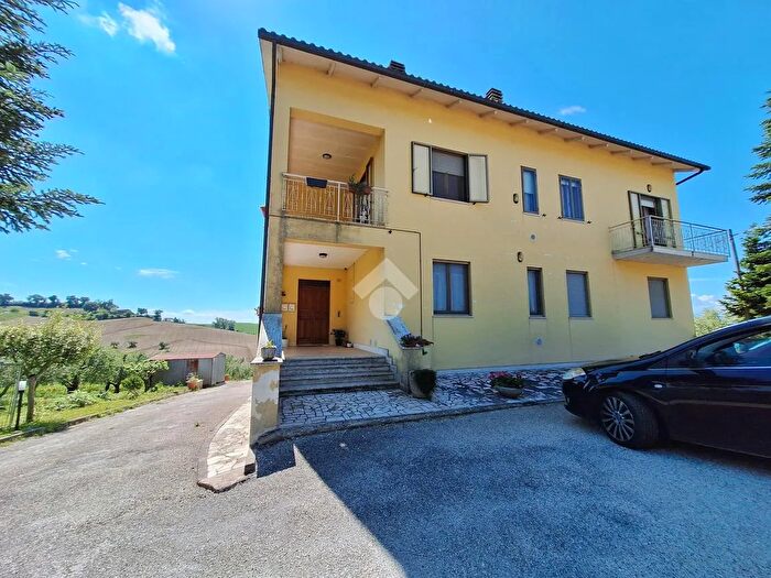 Casa quadrilocale in vendita in Contrada Montefano Vecchio, Montefano