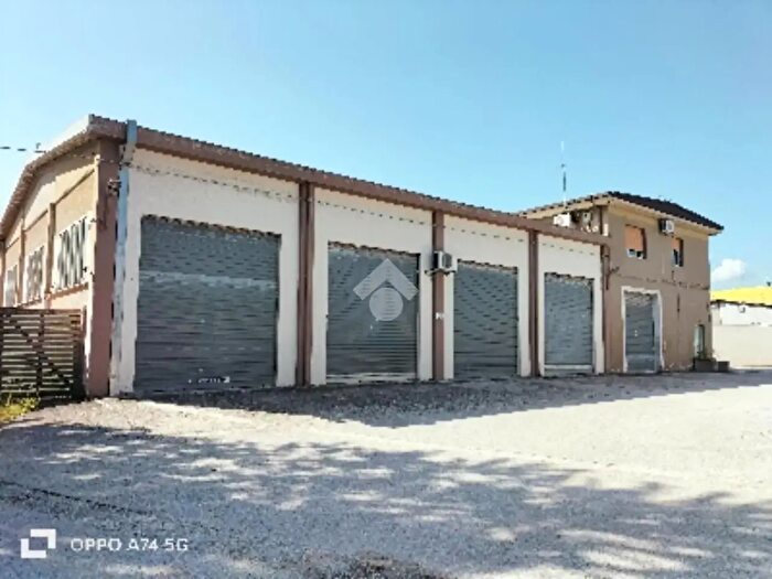 Appartamento con 7 locali in vendita in Via B Buozzi, Fabriano