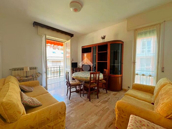 Appartamento quadrilocale in vendita in Via Piacenza, Lavagna