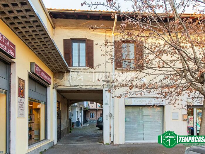 Appartamento trilocale in vendita in Piazza San Donato, Busto Arsizio