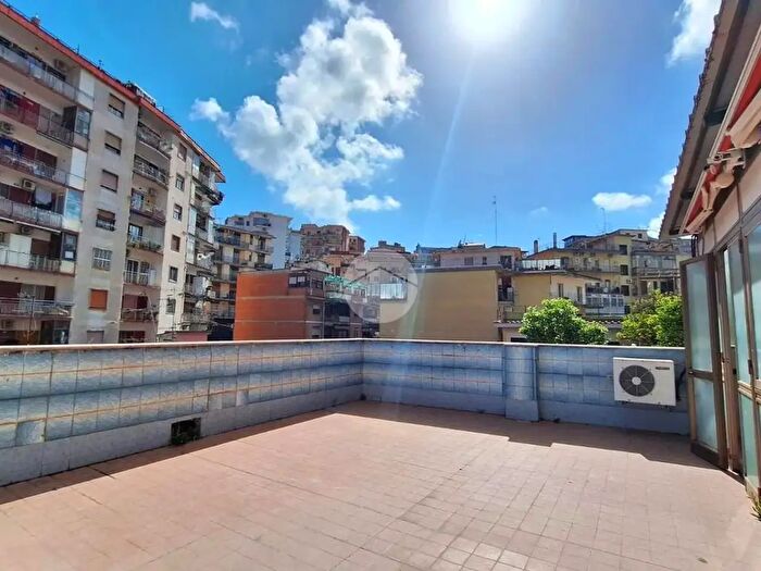 Appartamento trilocale in vendita in Vico delle Nocelle, Napoli