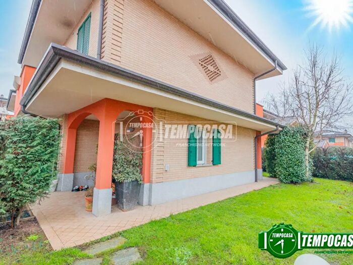 Casa quadrilocale in vendita in Via Benedetto Croce, Giussago