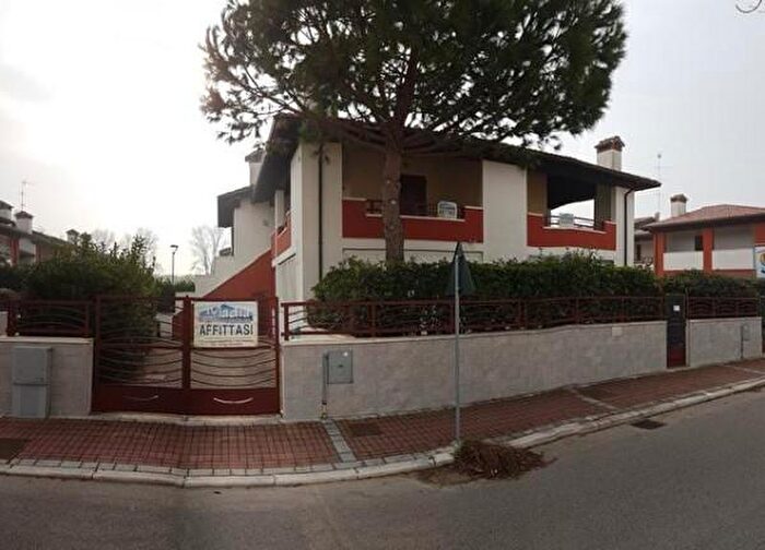 Casa trilocale in affitto in Via Passo Giau, Comacchio