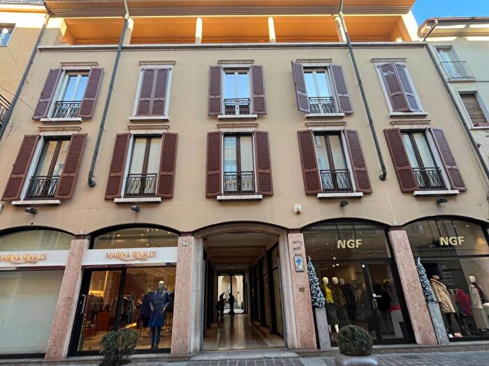 Appartamento trilocale in affitto in Corso Magenta, Magenta Arnaldo, Brescia