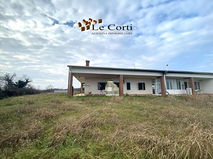 Casa quadrilocale in vendita in Val Liona