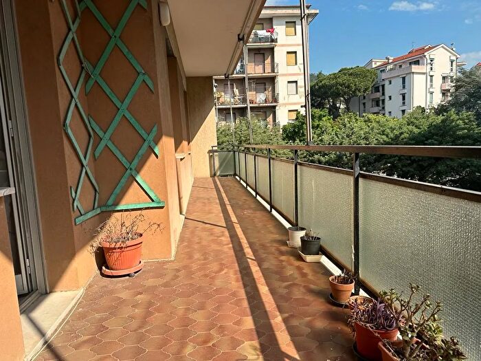 Appartamento quadrilocale in vendita in Via Lanzone, Savona