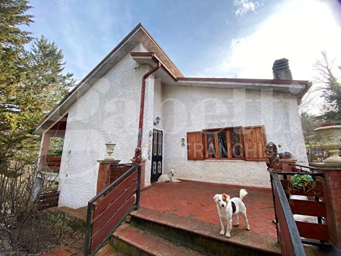 Casa con 5 locali in vendita in Via Canera Rieti Ri, Rieti