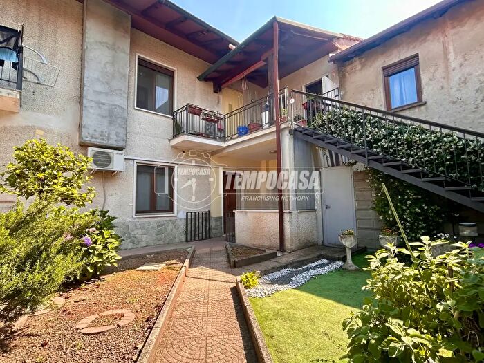 Appartamento trilocale in vendita in Via Torino, Vanzaghello