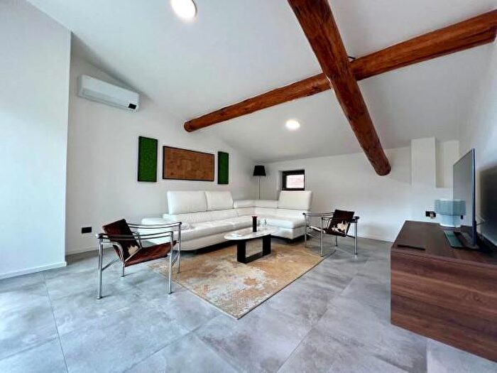 Appartamento trilocale in vendita in Via Pisani SNC, Esine