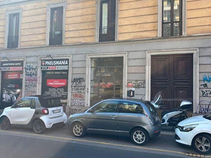 Appartamento trilocale in affitto in Viale Gian Galeazzo, Ticinese, Milano