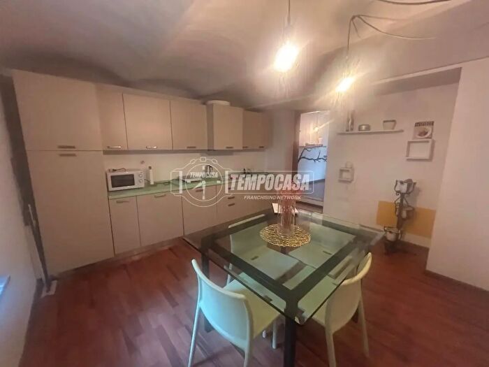 Appartamento trilocale in vendita in Via Matteo Prandone, Asti