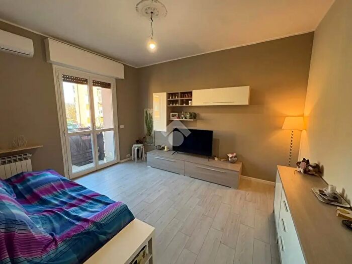 Appartamento bilocale in vendita in Via Canesi, Monza