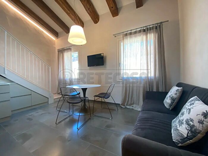 Casa con 5 locali in vendita in Bassano Del Grappa