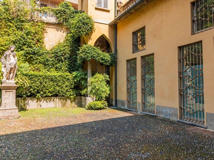 Appartamento bilocale in affitto in Corso di Porta Romana, Missori, Milano