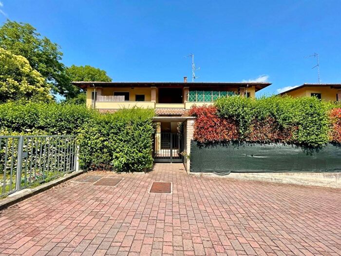 Appartamento trilocale in affitto in Via Stazione, Villadosia, Casale Litta