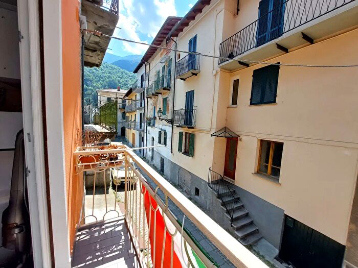 Casa con 5 locali in vendita in Via San Giovanni, Ormea